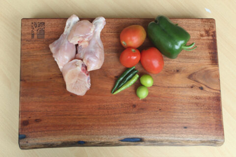 Acacia Live Edge Cutting Board 13" x 18" - Image 3