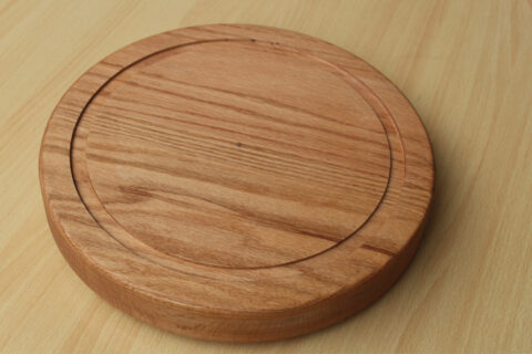 Red Oak Round Cutting Board - Image 4