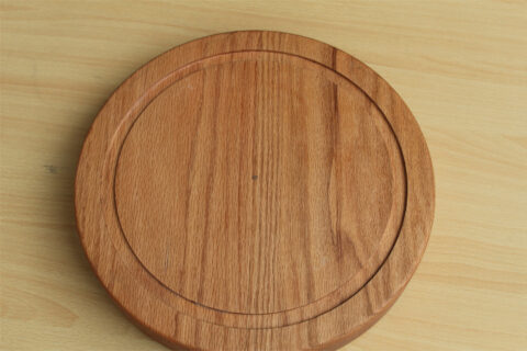 Red Oak Round Cutting Board - Image 2